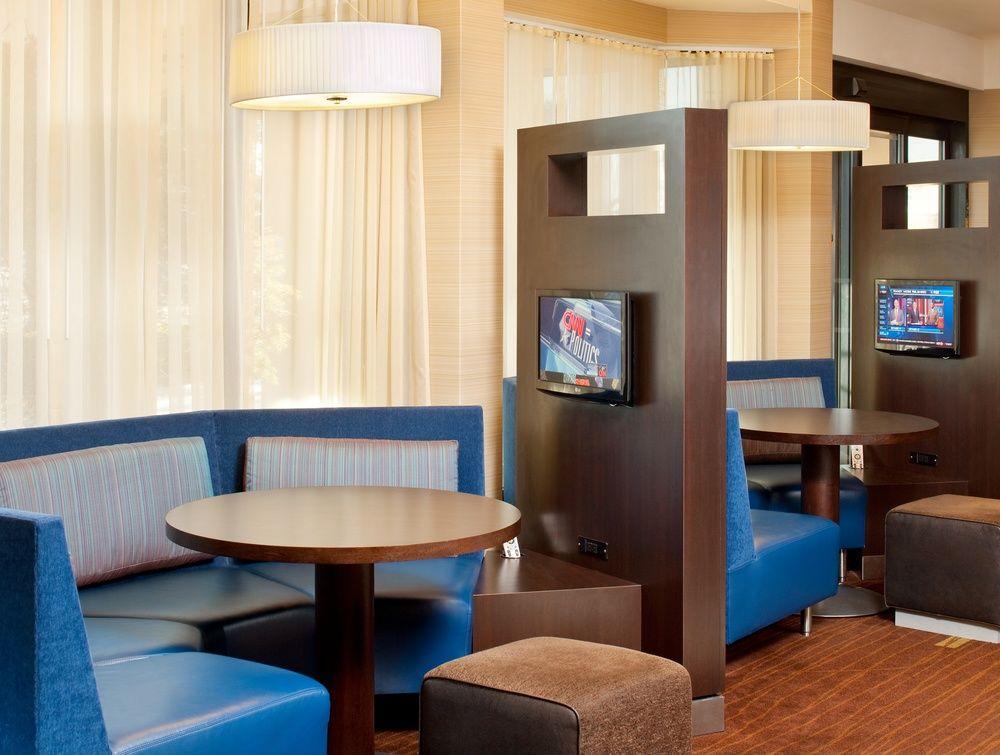 Courtyard Newark Liberty International Airport Hotell Exteriör bild
