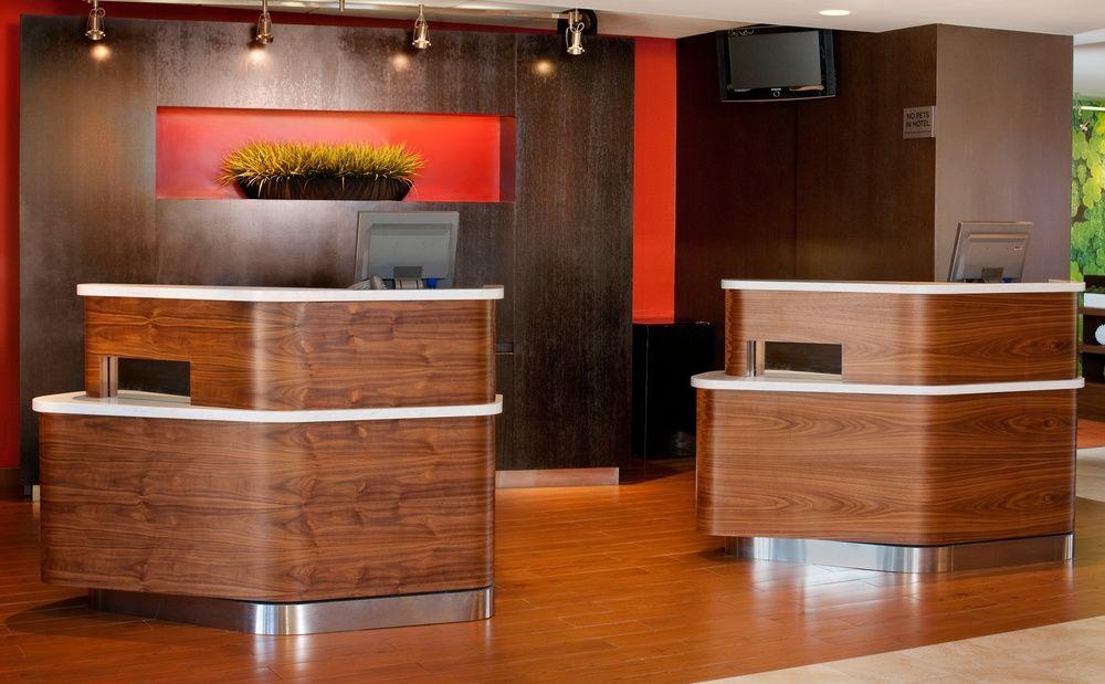 Courtyard Newark Liberty International Airport Hotell Exteriör bild