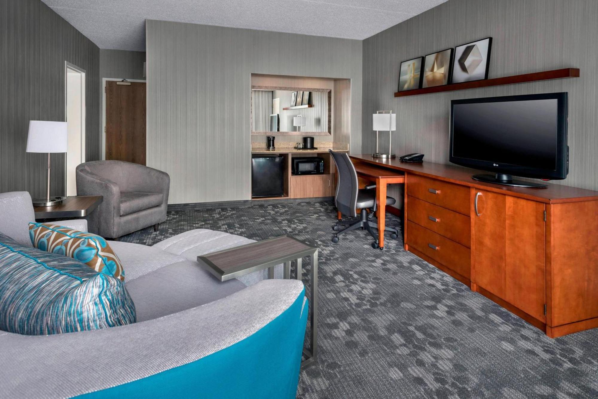 Courtyard Newark Liberty International Airport Hotell Exteriör bild