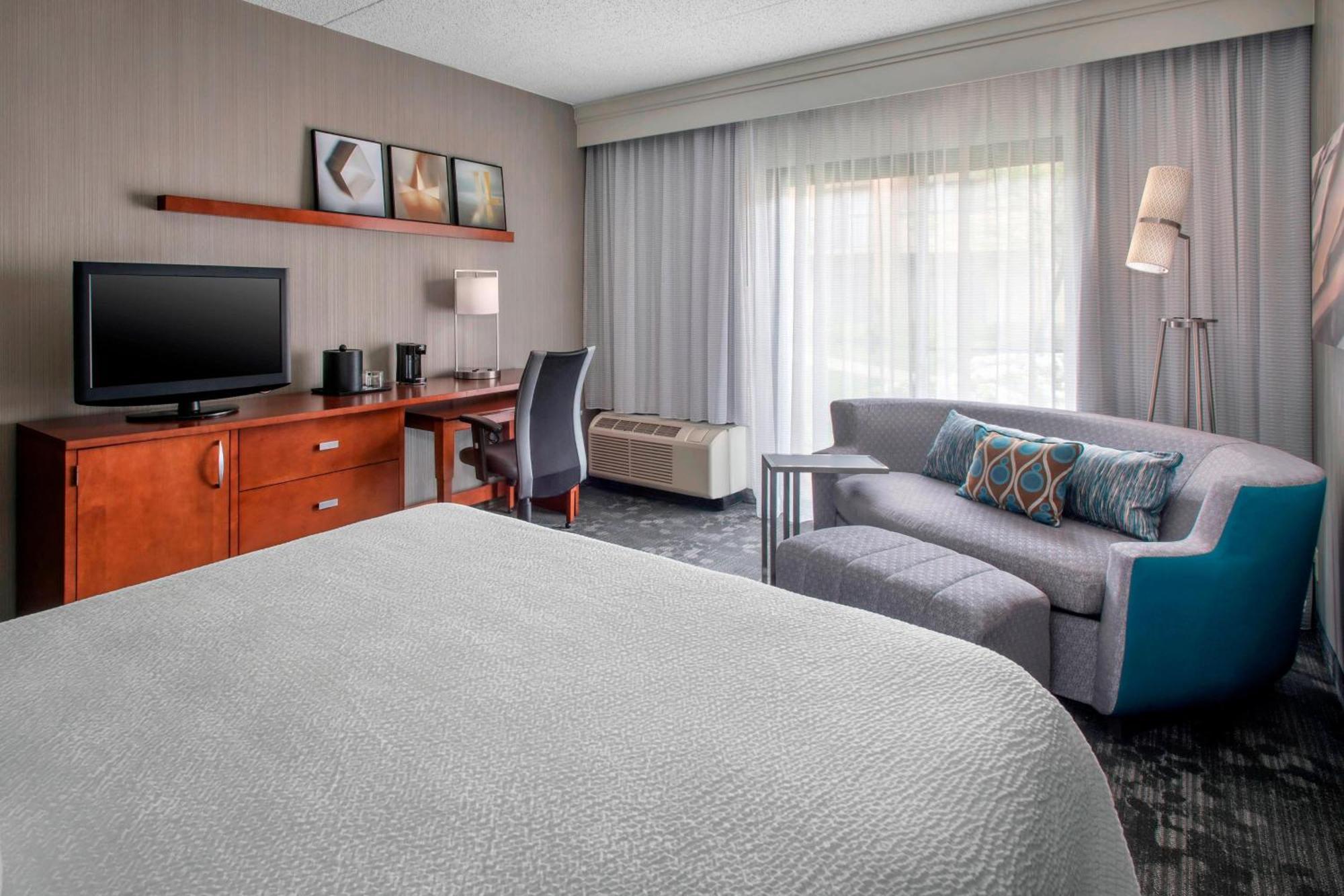 Courtyard Newark Liberty International Airport Hotell Exteriör bild
