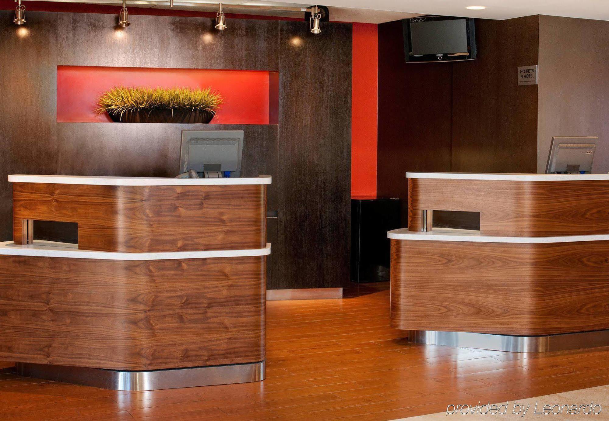 Courtyard Newark Liberty International Airport Hotell Exteriör bild