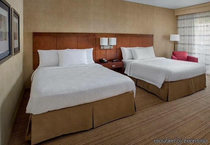 Courtyard Newark Liberty International Airport Hotell Exteriör bild